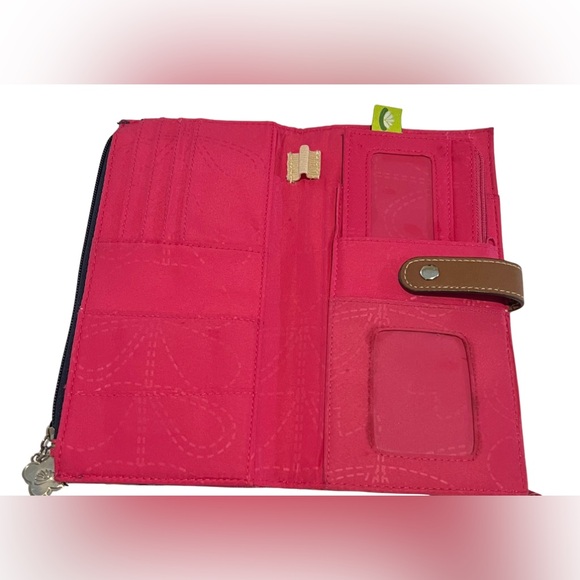 Lily Bloom PASSPORT Travel WALLET Organizer & COIN Purse FLORAL Eco Friendly - Picture 3 of 3